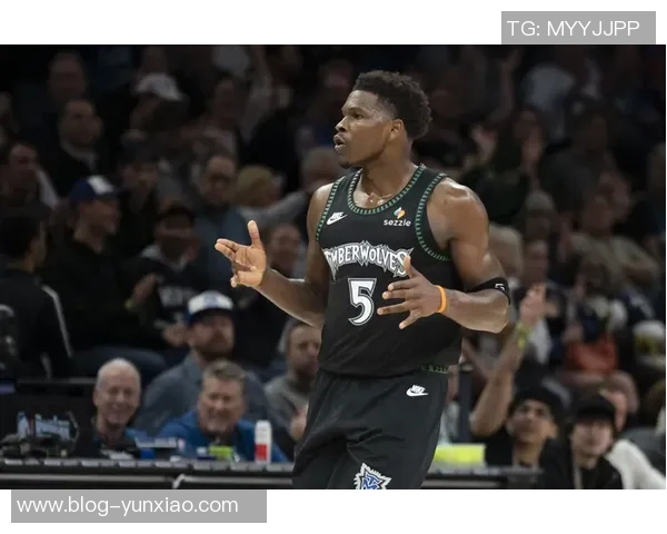 爱德华兹首节表现出色9投4中三分球命中率待提高